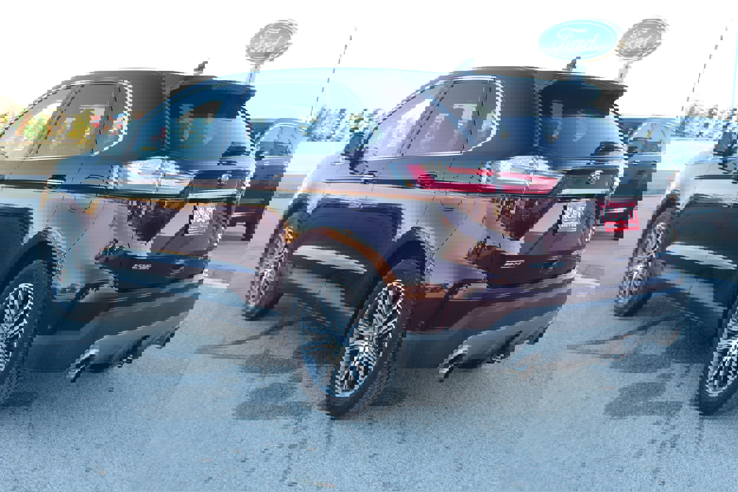 Used 2019 Ford Edge Titanium w/ Equipment Group 301A image 7