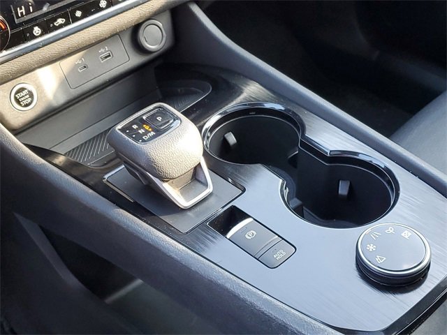 Used 2021 Nissan Rogue SV w/ Premium Package image 18