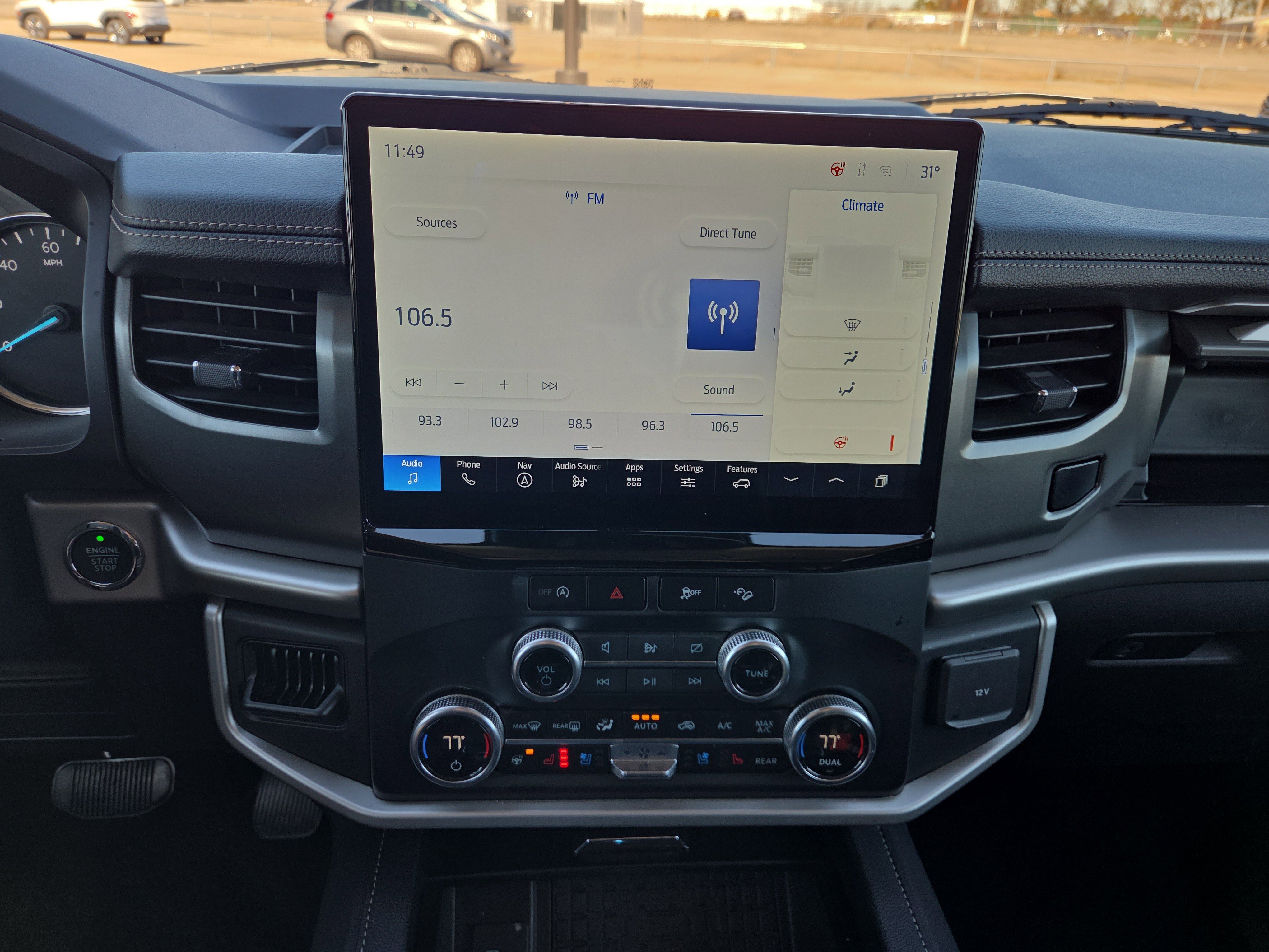 Used 2024 Ford Expedition XLT image 13