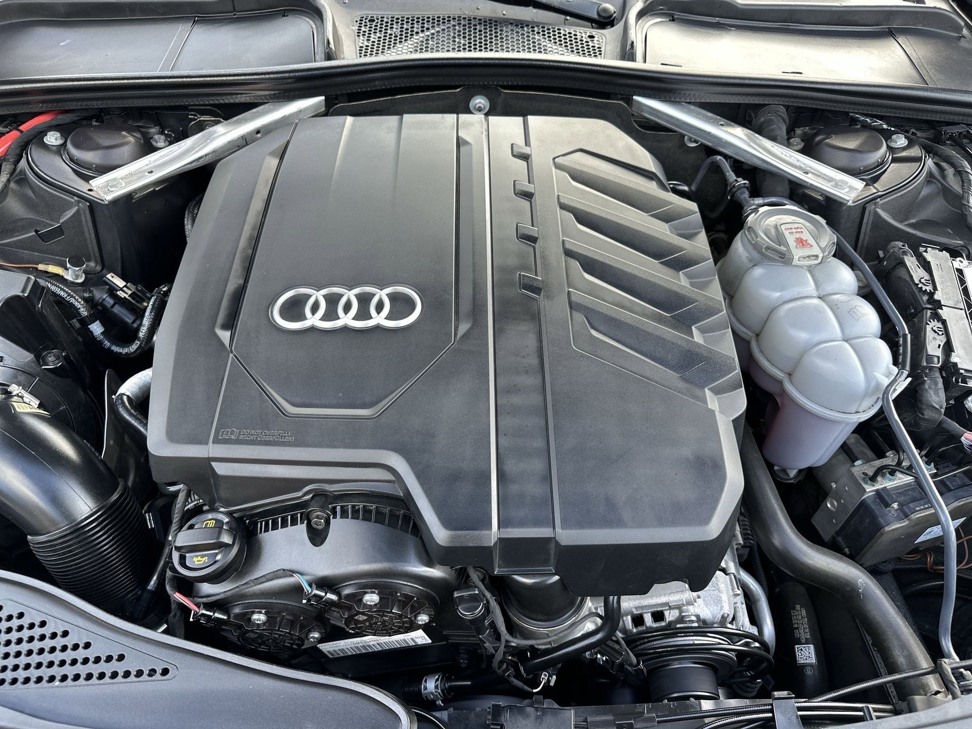 Used 2021 Audi A4 2.0T Premium w/ Convenience Package image 18