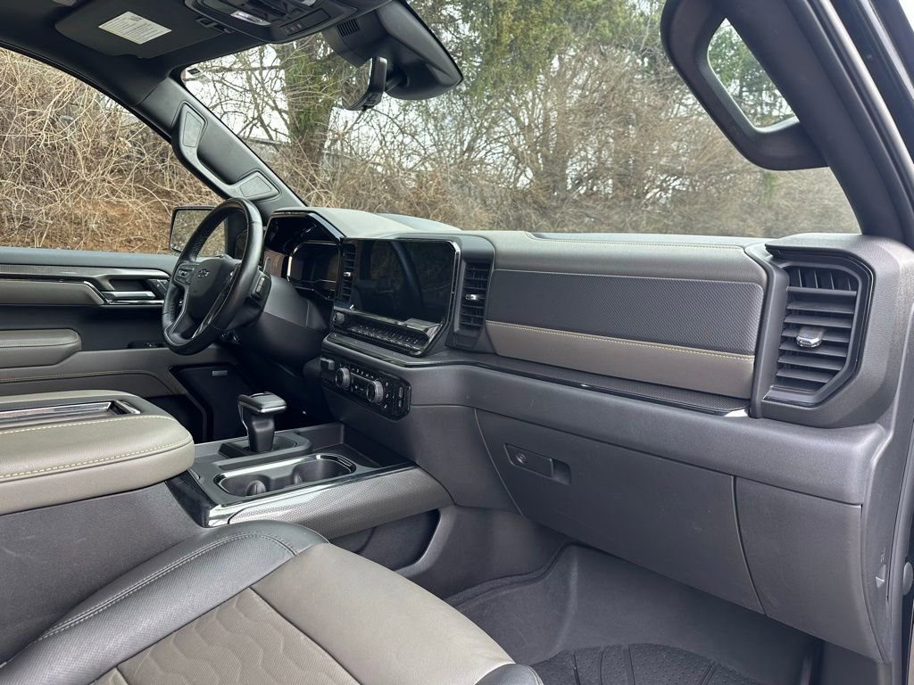 Used 2022 Chevrolet Silverado 1500 ZR2 w/ Technology Package image 12