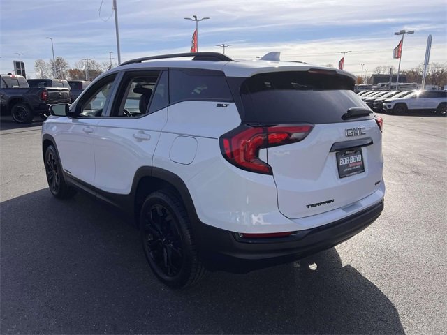 Used 2021 GMC Terrain SLT w/ Elevation Edition image 5