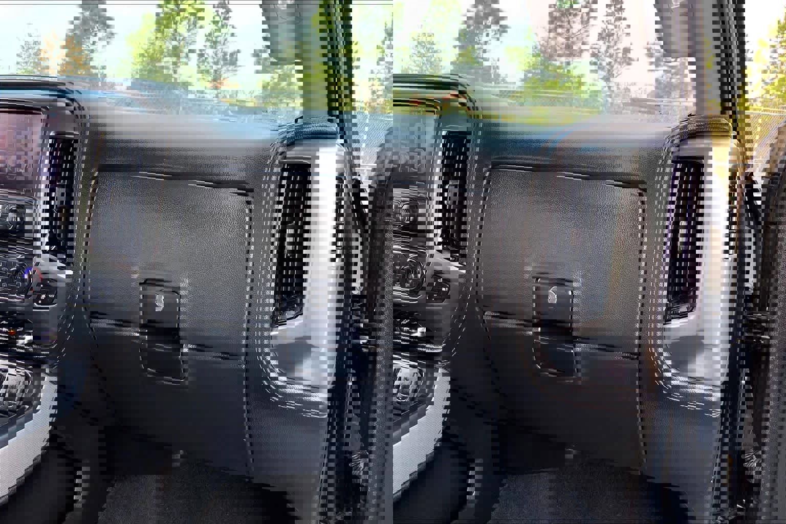 Used 2017 Chevrolet Silverado 2500 LTZ w/ Midnight Edition image 17