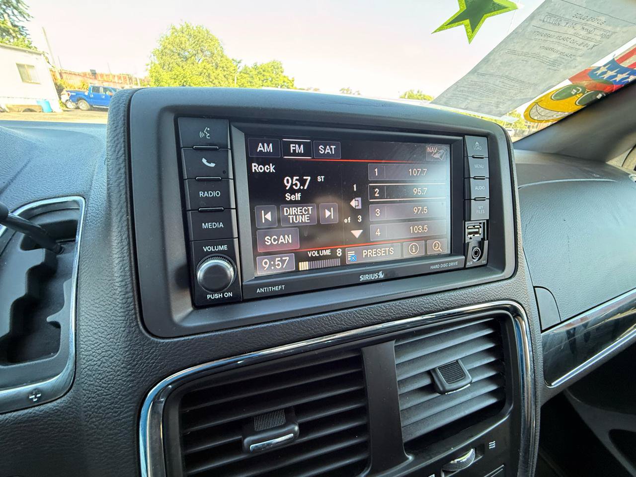 Used 2018 Dodge Grand Caravan GT FWD image 17