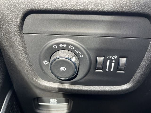 New 2026 Jeep Grand Cherokee L Limited image 25
