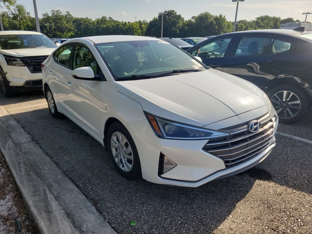 Used 2020 Hyundai Elantra SE FWD image 2
