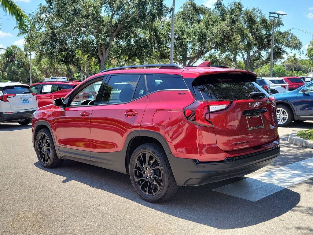 Certified 2023 GMC Terrain SLT w/ Elevation Edition FWD image 3