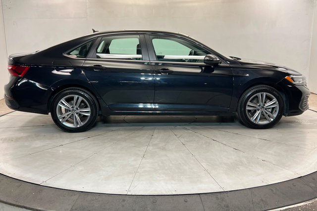 Used 2024 Volkswagen Jetta SE FWD image 6