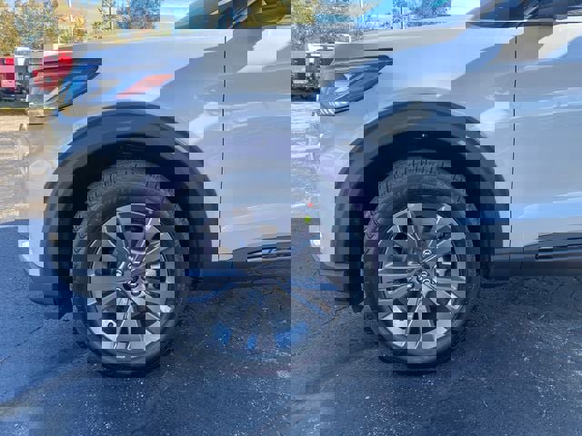 New 2026 Ford Explorer Active image 17