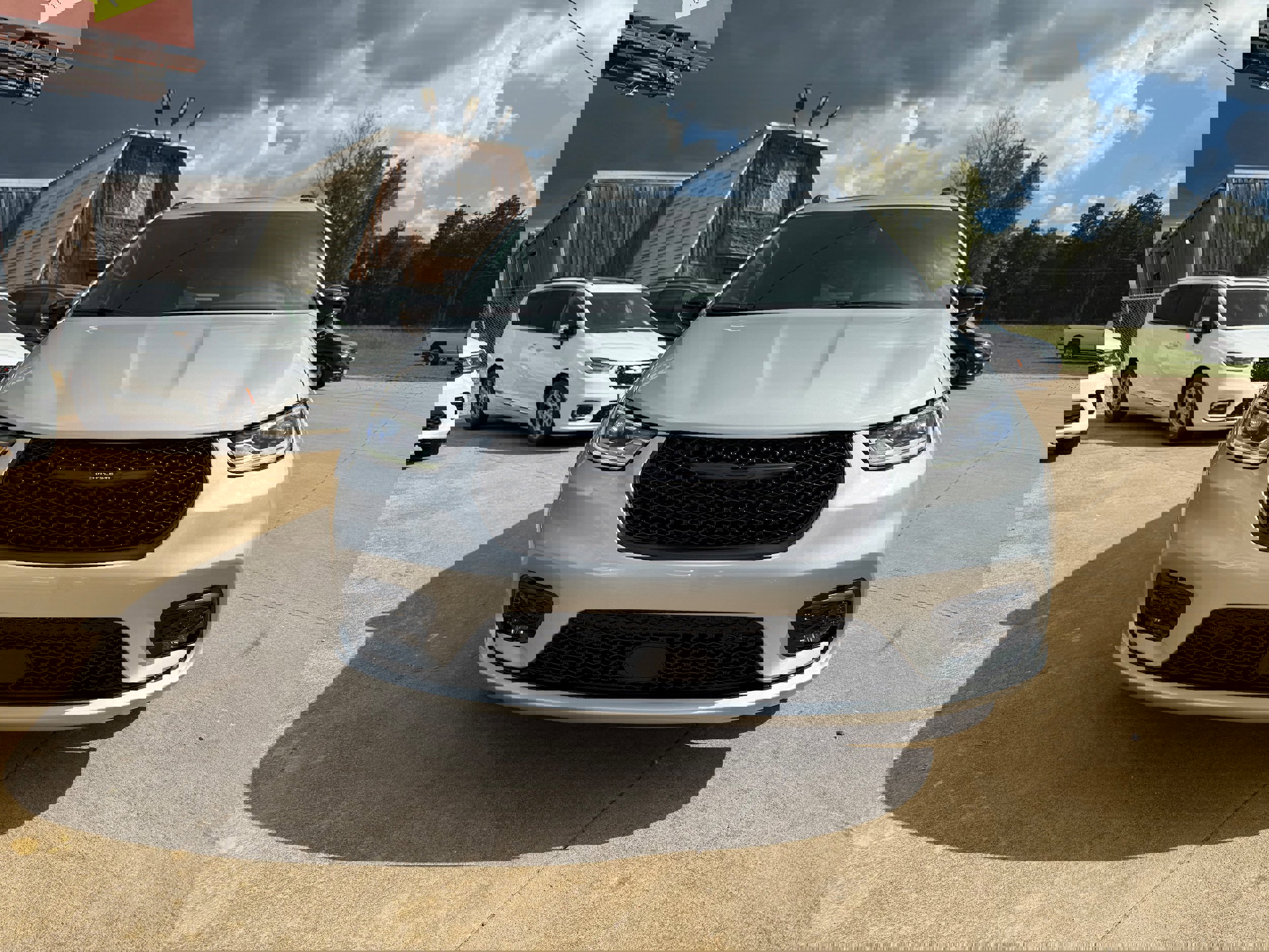 New 2026 Chrysler Pacifica Limited w/ Uconnect Theater Family Group image 2