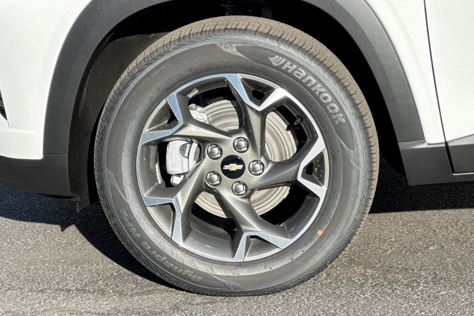 New 2026 Chevrolet Trax LT w/ LT Convenience Package FWD image 24