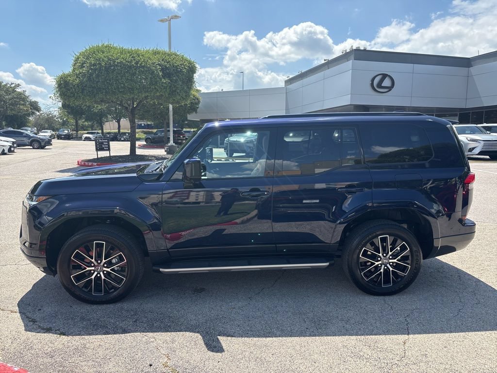 Certified 2026 Lexus GX 550 AWD/4WD image 2