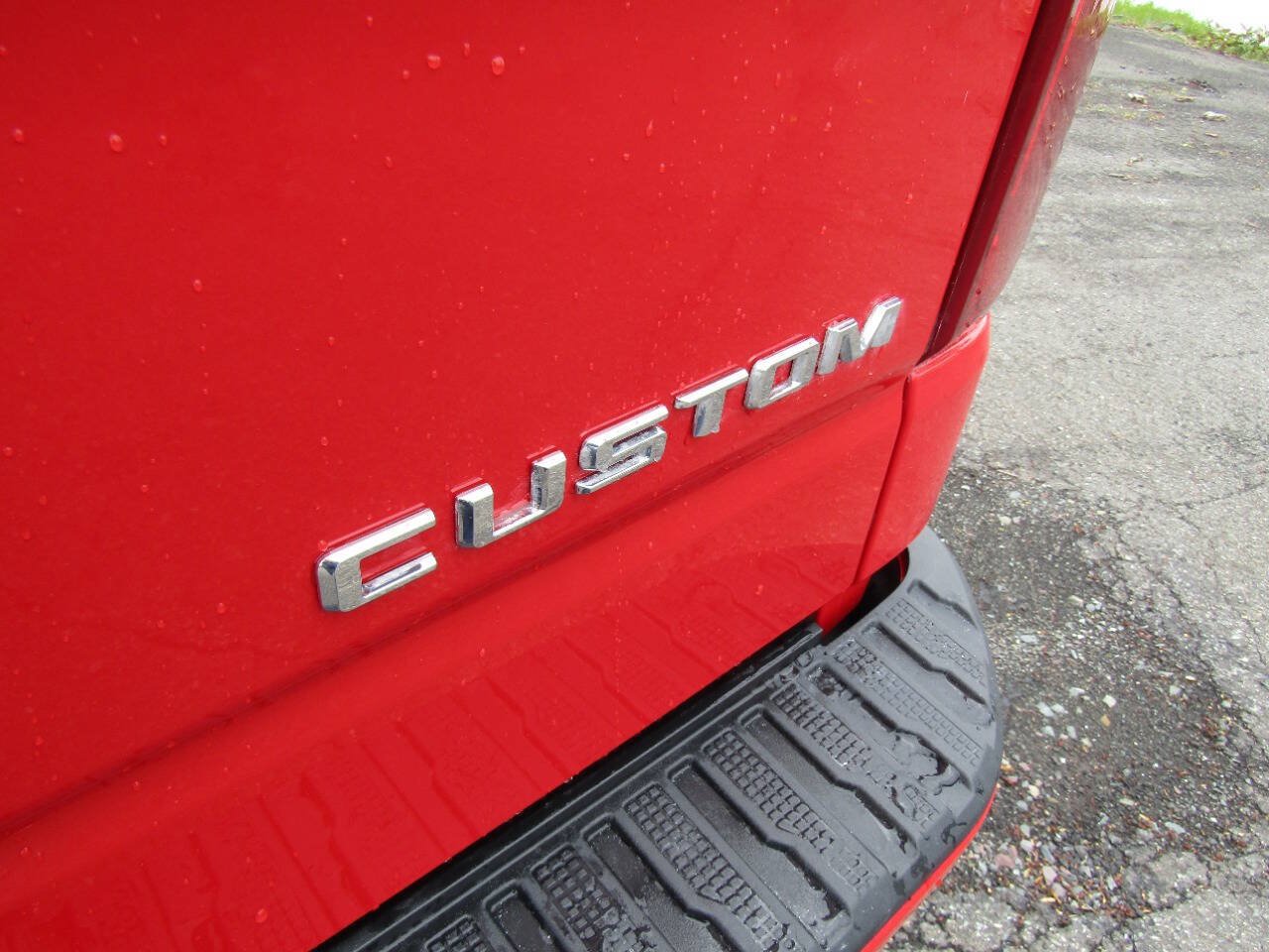 Used 2019 Chevrolet Silverado 1500 Custom w/ Custom Value Package AWD/4WD image 38