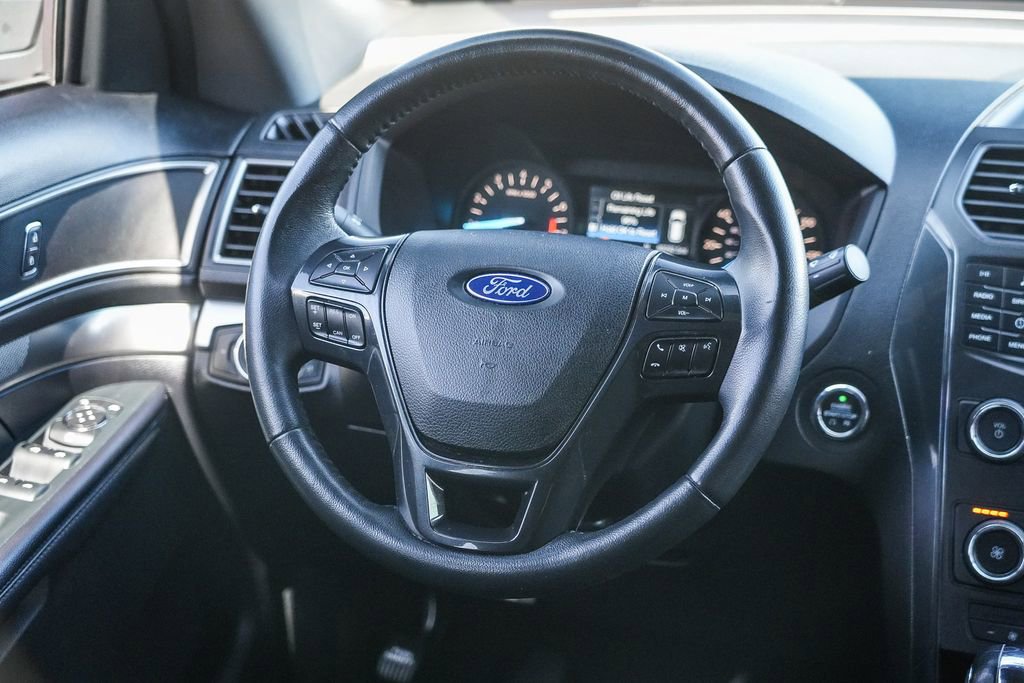 Used 2019 Ford Explorer XLT AWD/4WD image 15