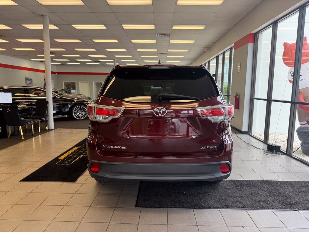 Used 2016 Toyota Highlander XLE AWD/4WD image 5