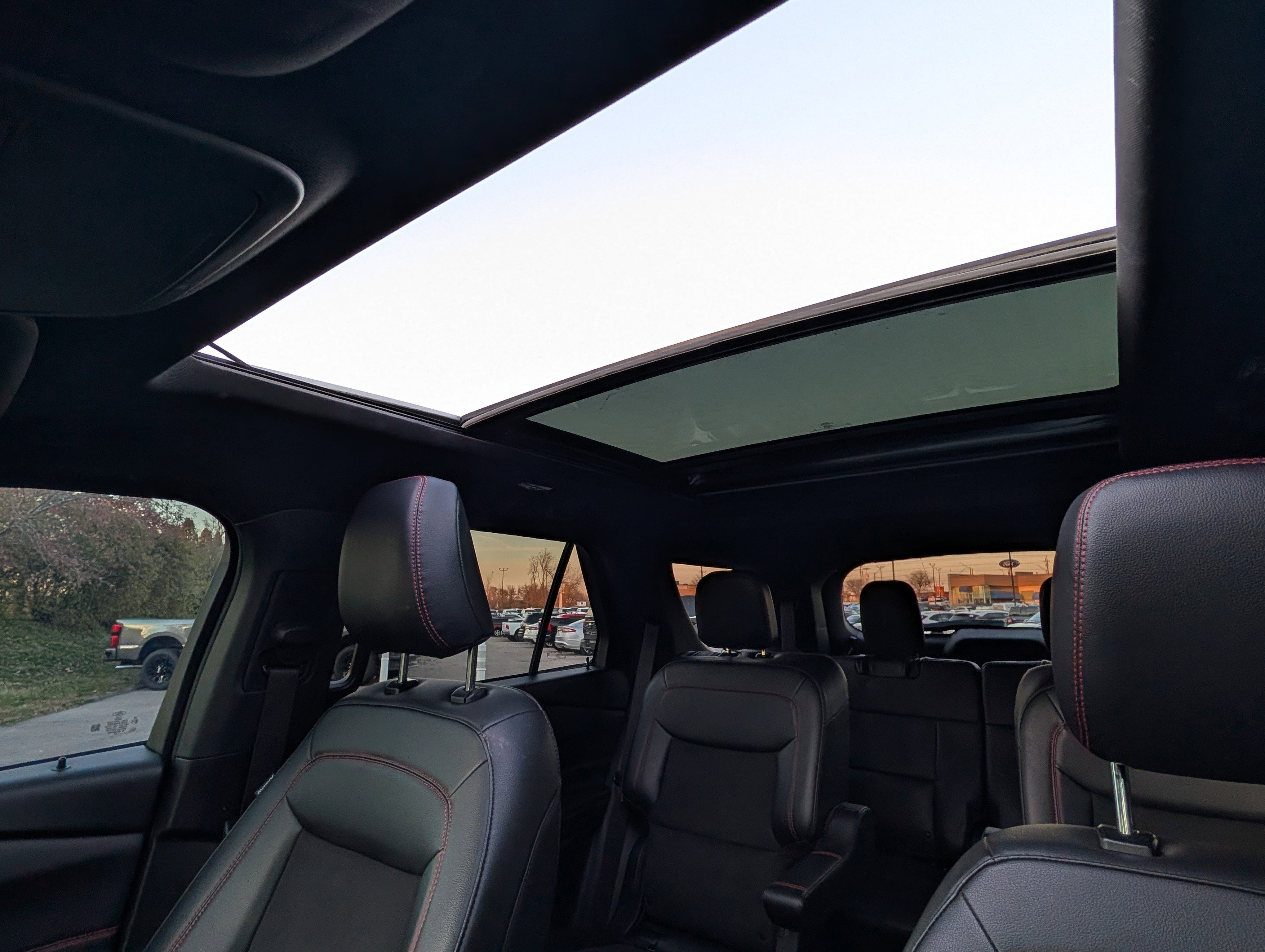 Used 2023 Ford Explorer ST-Line image 32