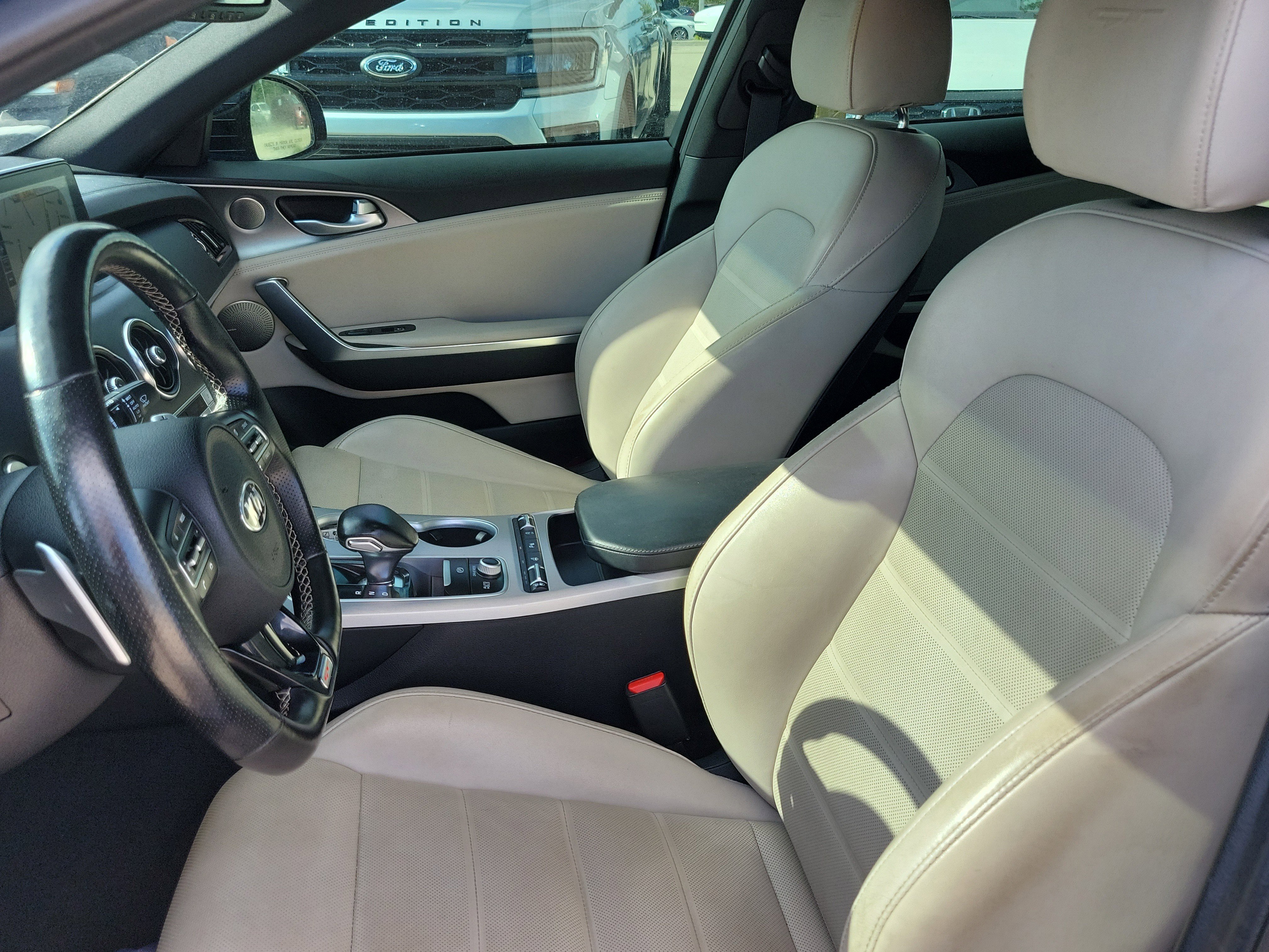 Used 2018 Kia Stinger GT2 image 24