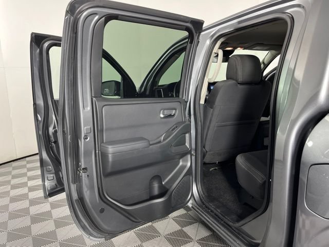 Used 2022 Nissan Frontier SV RWD image 39