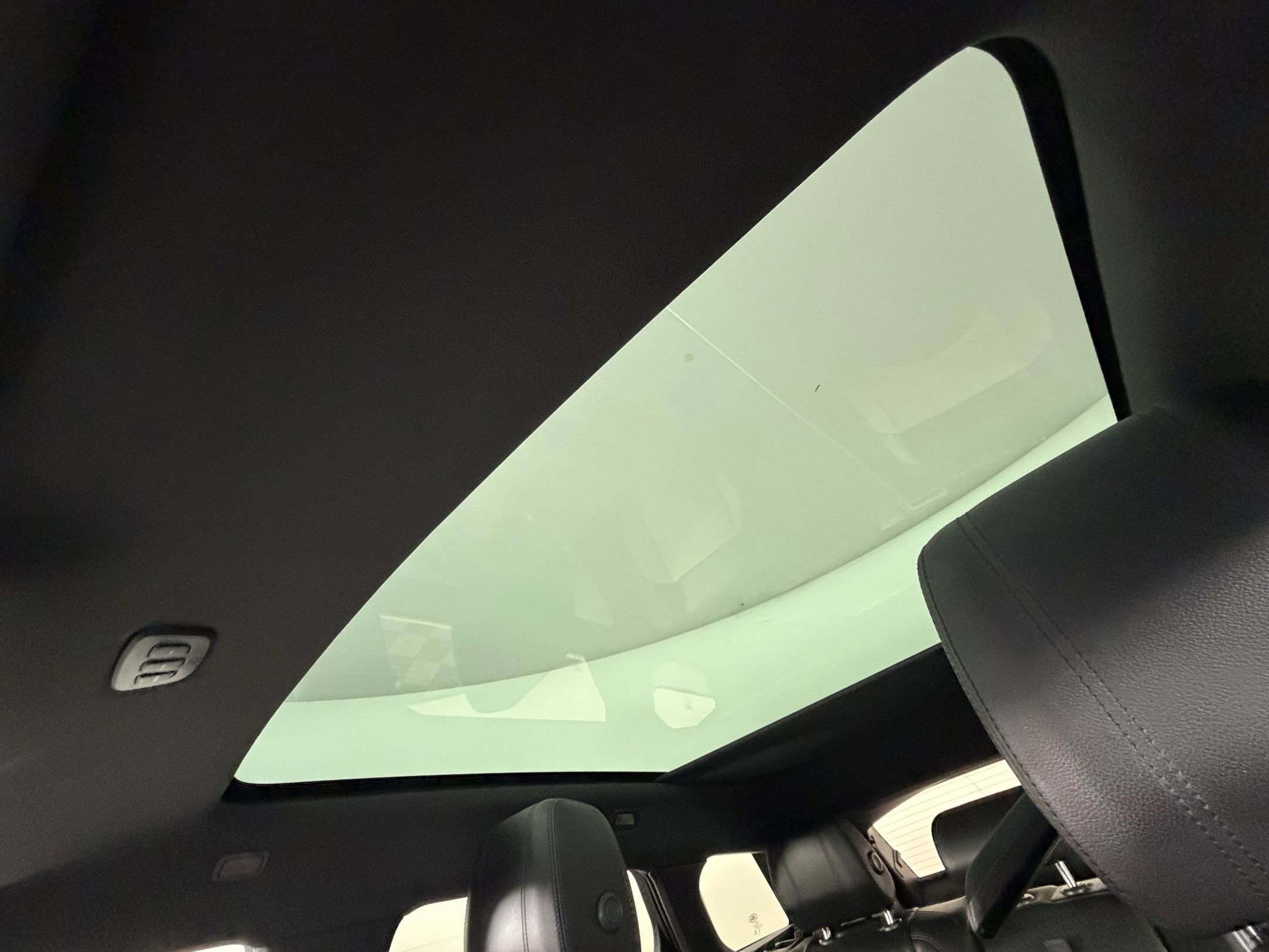 Used 2020 Land Rover Range Rover Evoque First Edition image 14