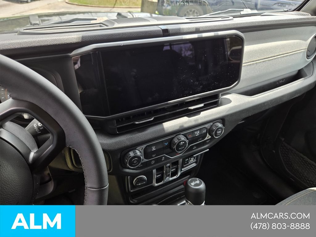 Used 2025 Jeep Wrangler Unlimited Sport AWD/4WD image 19
