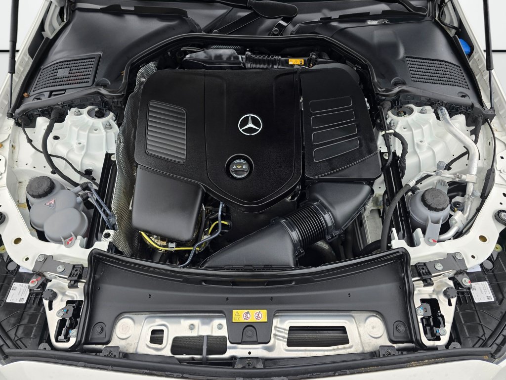 Used 2024 Mercedes-Benz C 300 4MATIC Sedan image 11
