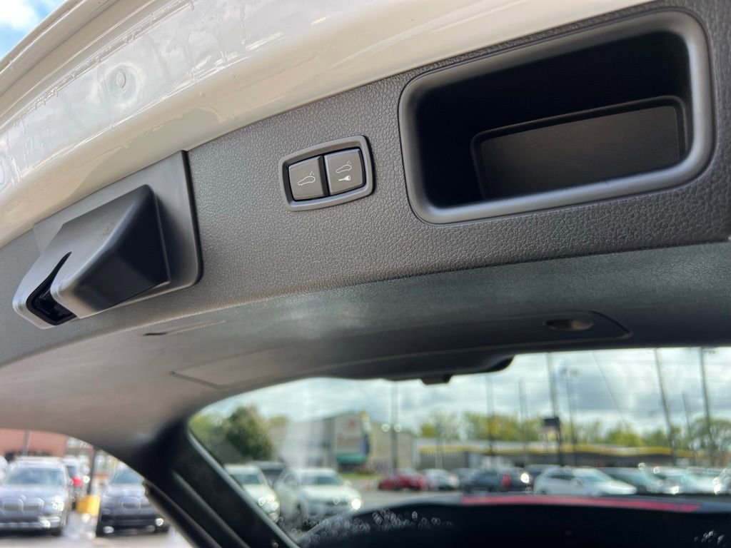 Used 2022 Porsche Macan image 24