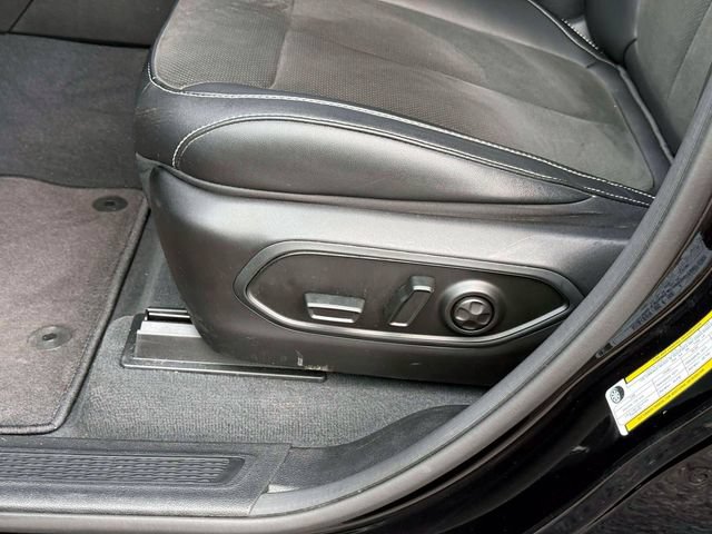 Used 2023 Jeep Grand Cherokee L Laredo AWD/4WD image 17