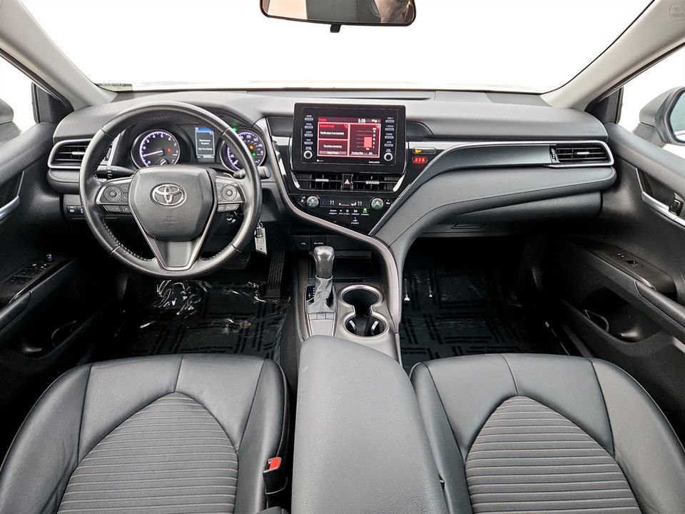 Used 2023 Toyota Camry SE image 13