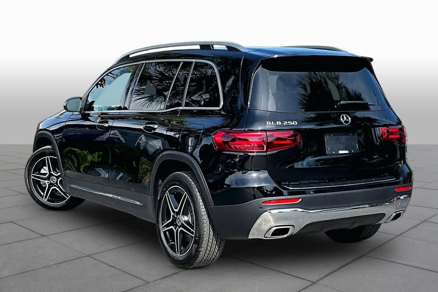 Used 2026 Mercedes-Benz GLB 250 image 12