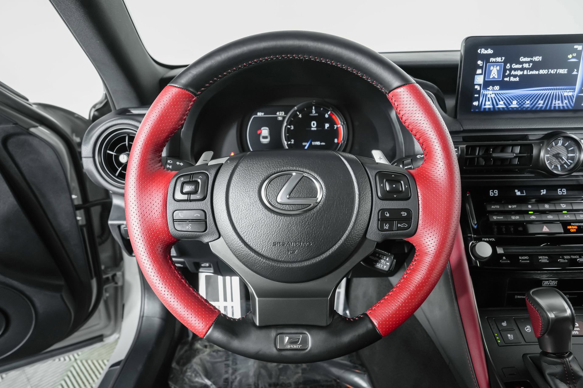 Used 2025 Lexus IS 500 w/ F-Sport Performance image 16