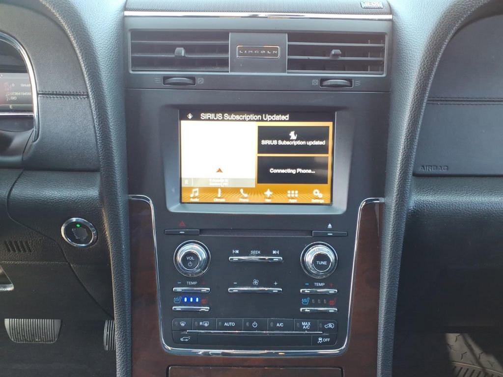 Used 2017 Lincoln Navigator L Select RWD image 12