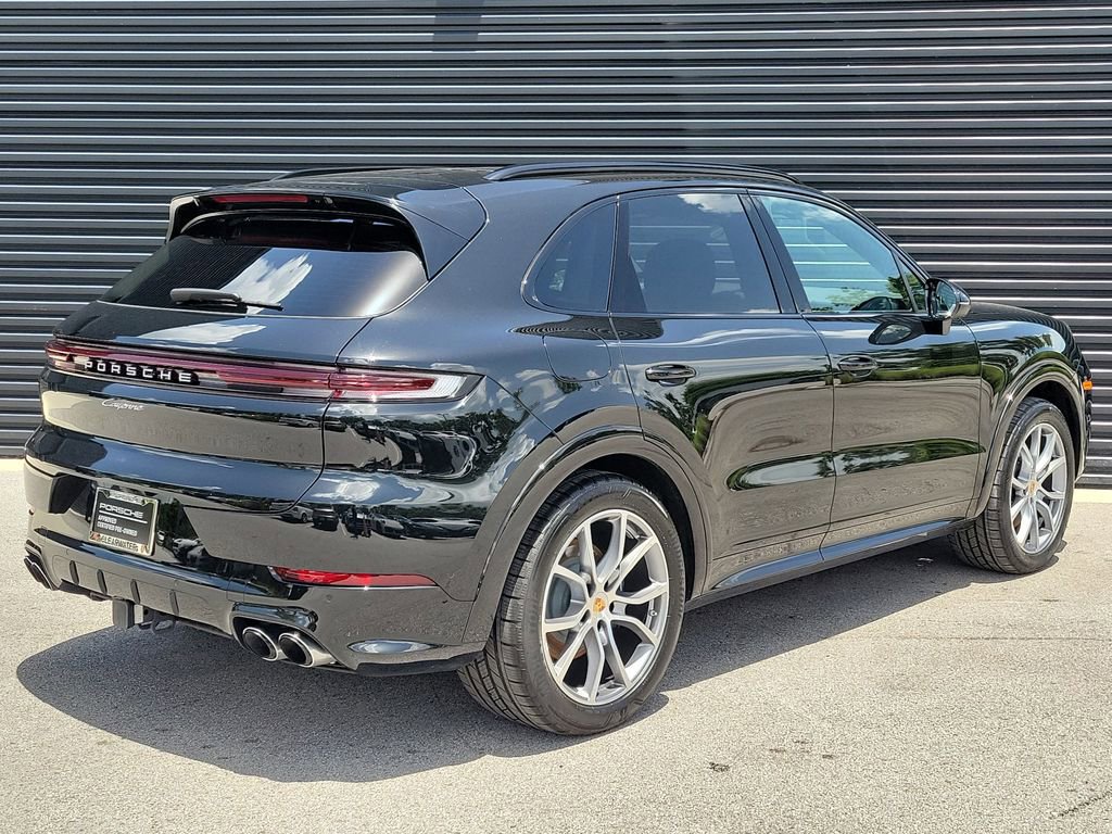 Certified 2025 Porsche Cayenne image 7