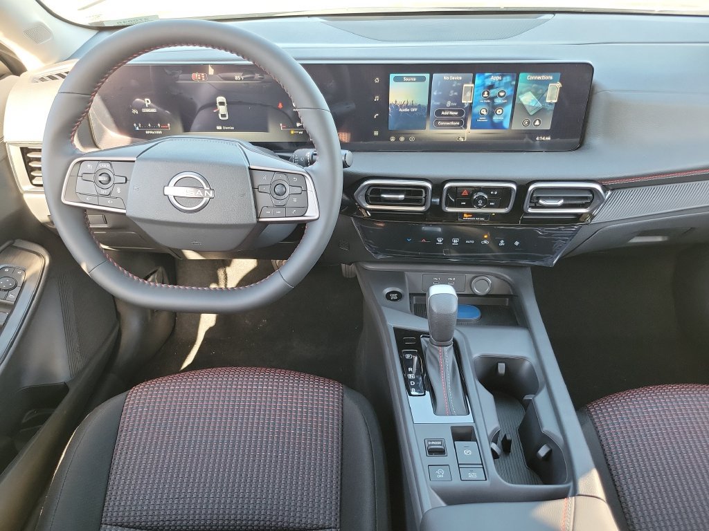 New 2027 Nissan Sentra SR w/ Floor Mat Package FWD image 4