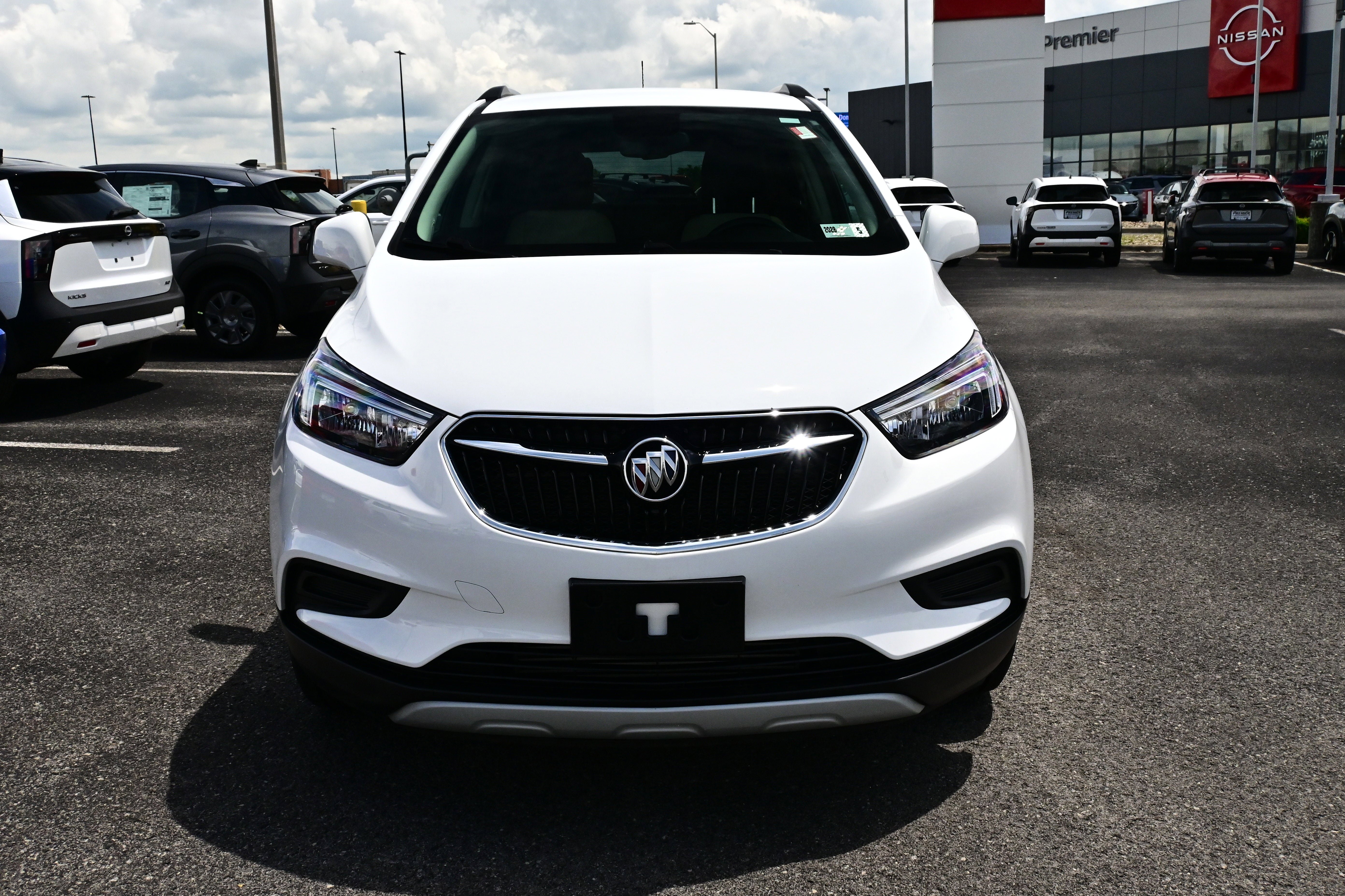 Used 2022 Buick Encore Preferred w/ Safety Package AWD/4WD image 3