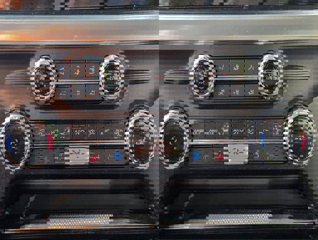 Used 2023 Ford F150 Lariat image 20