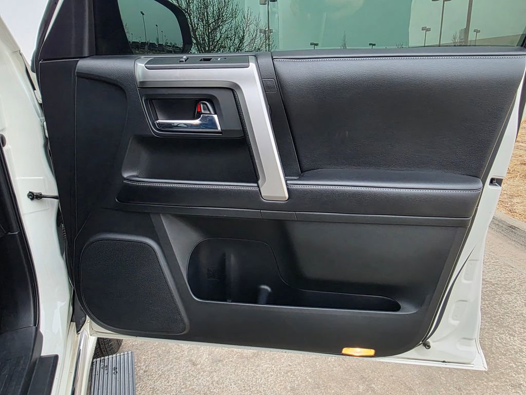 Used 2016 Toyota 4Runner 4WD image 30