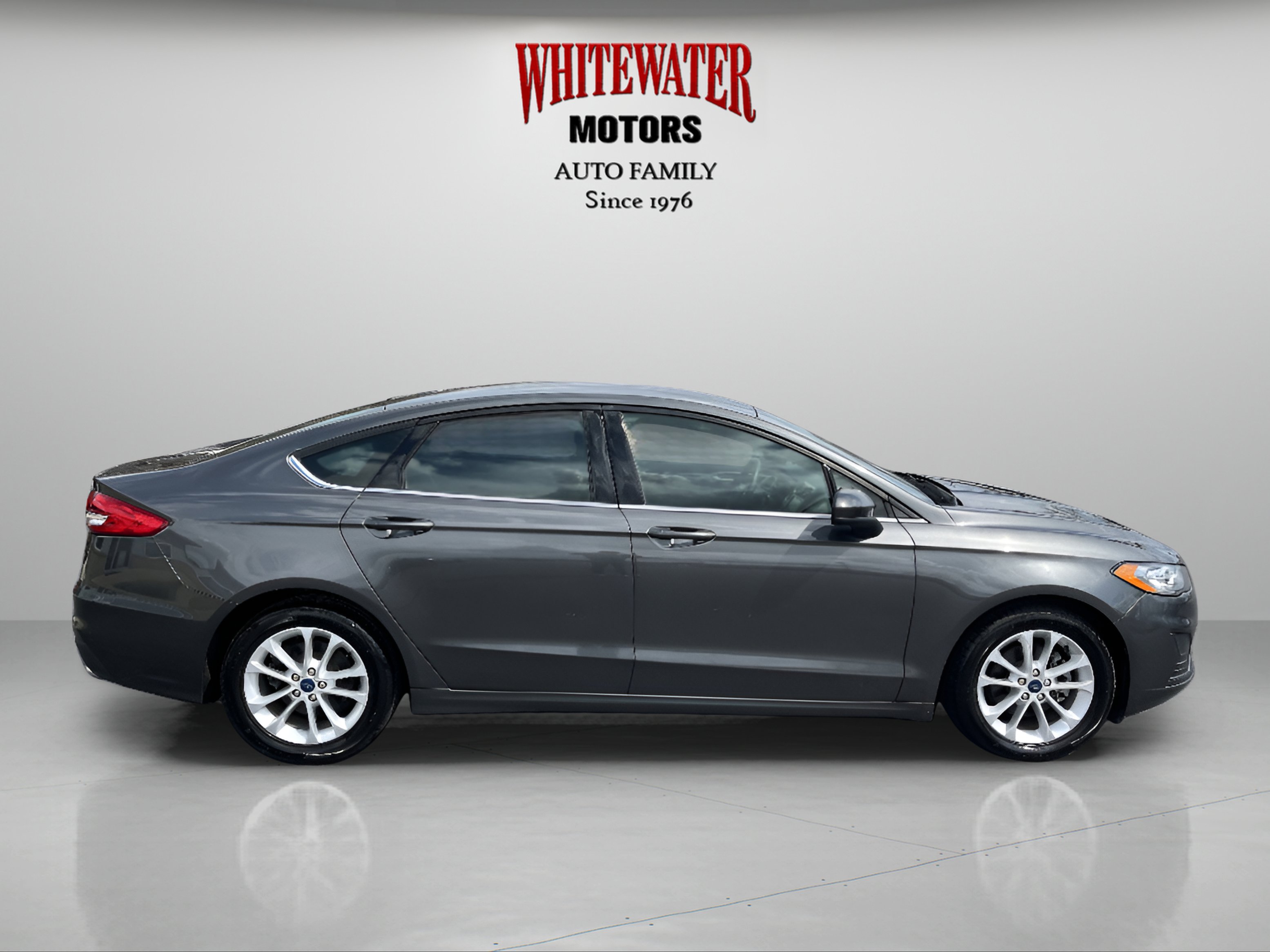 Used 2020 Ford Fusion SE image 6