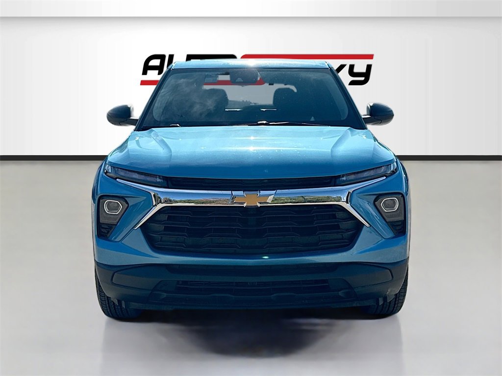Used 2025 Chevrolet TrailBlazer LS w/ LS Convenience Package image 2
