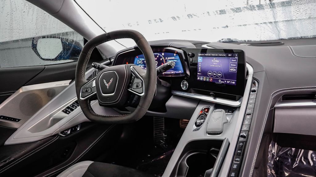 Used 2021 Chevrolet Corvette Stingray Premium Conv w/ Z51 Performance Package image 15