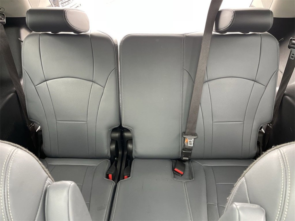 Used 2020 Buick Enclave Essence w/ Sound and Sites Package image 24