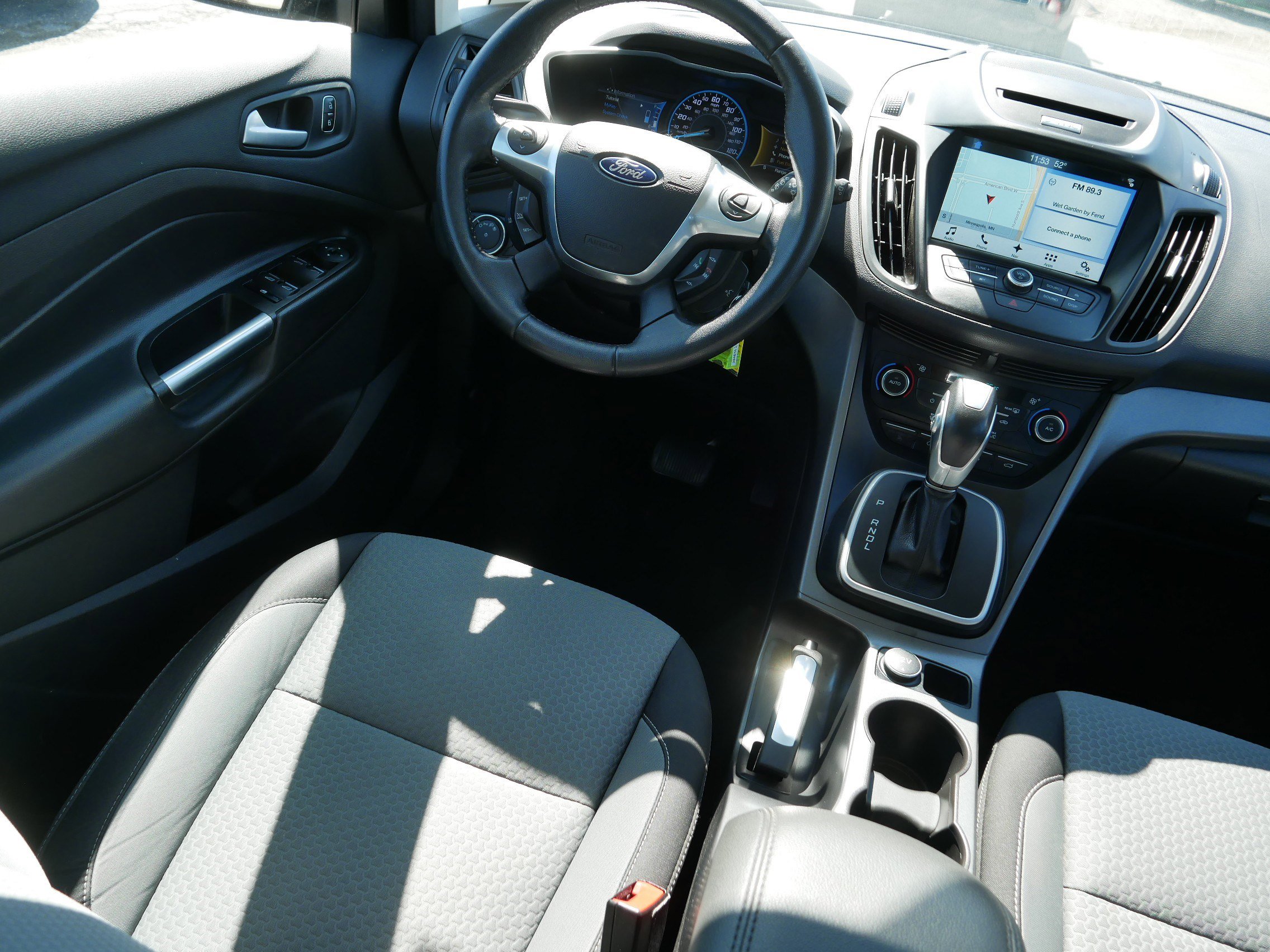 Used 2017 Ford C-MAX Energi SE w/ Equipment Group 401A image 9