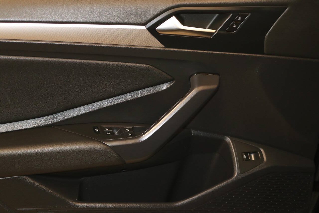 Used 2019 Volkswagen Jetta SE w/ Cold Weather Package FWD image 63