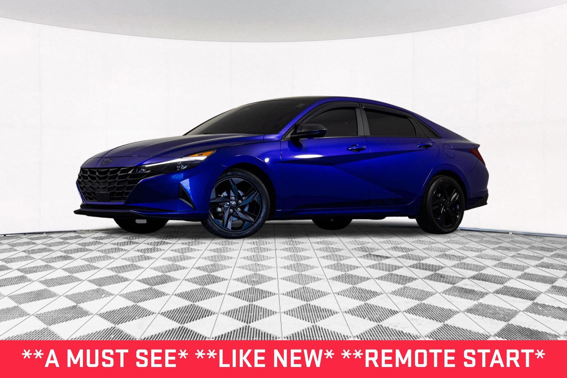 Used 2023 Hyundai Elantra SEL w/ Convenience Package FWD image 2