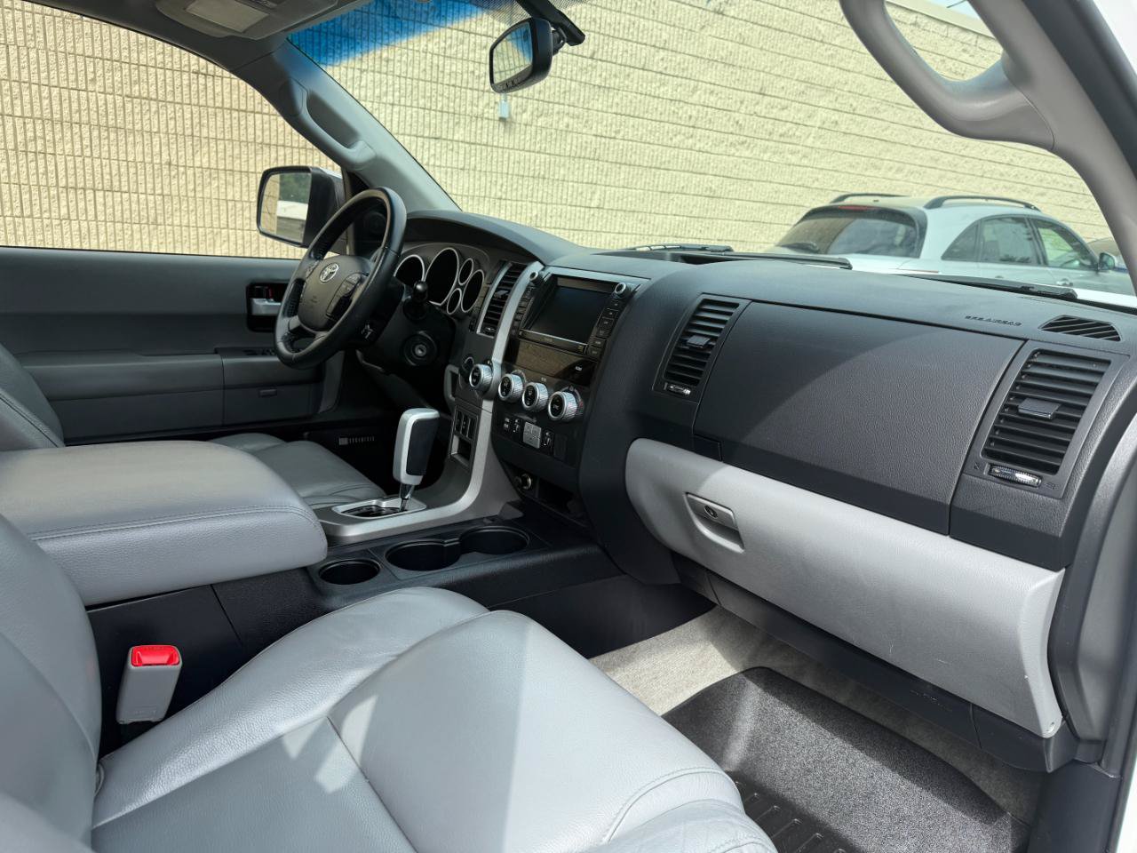 Used 2011 Toyota Sequoia Limited AWD/4WD image 15