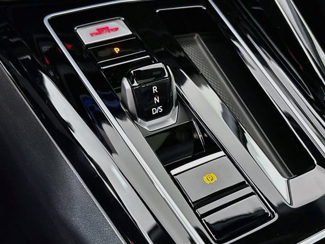 New 2026 Volkswagen GTI SE FWD image 18