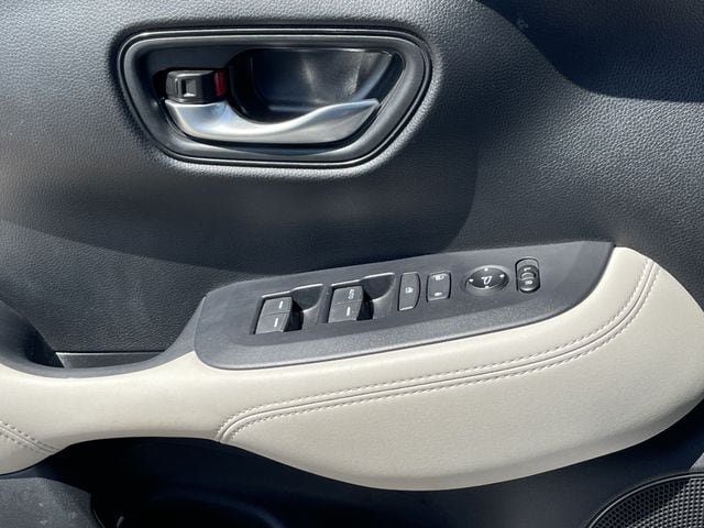 Certified 2025 Honda HR-V LX image 22