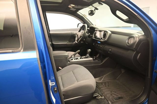 Used 2016 Toyota Tacoma TRD Sport w/ Premium & Technology Package RWD image 27