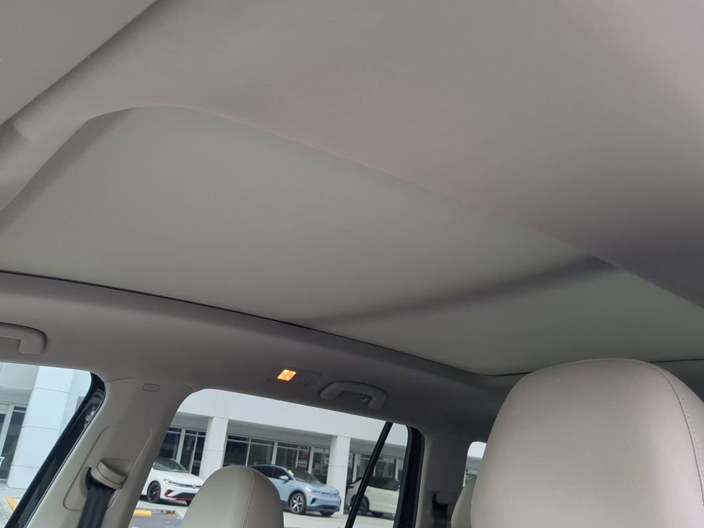 Used 2019 Volkswagen Atlas SEL R-Line AWD/4WD image 23