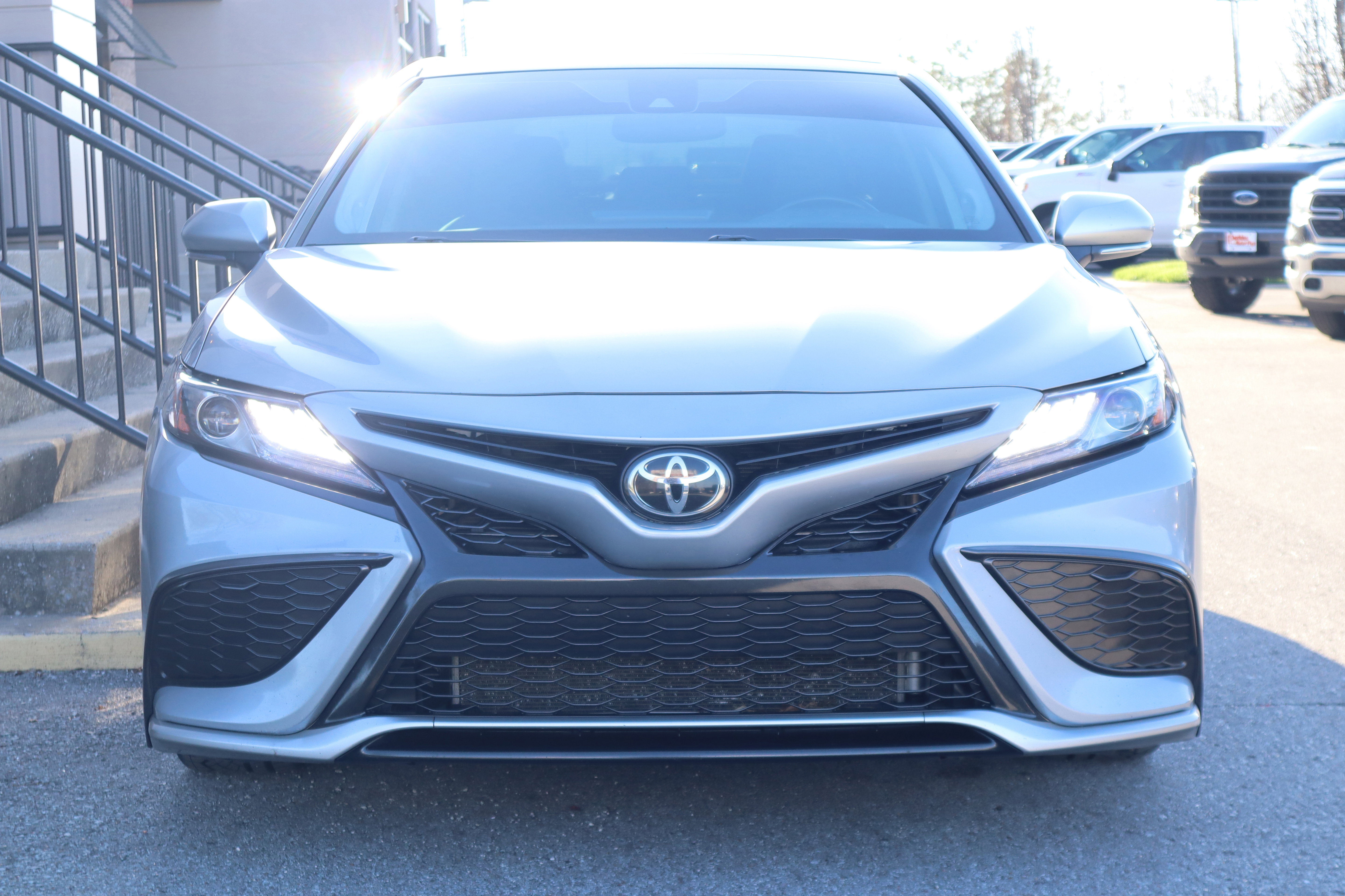 Used 2021 Toyota Camry XSE image 4