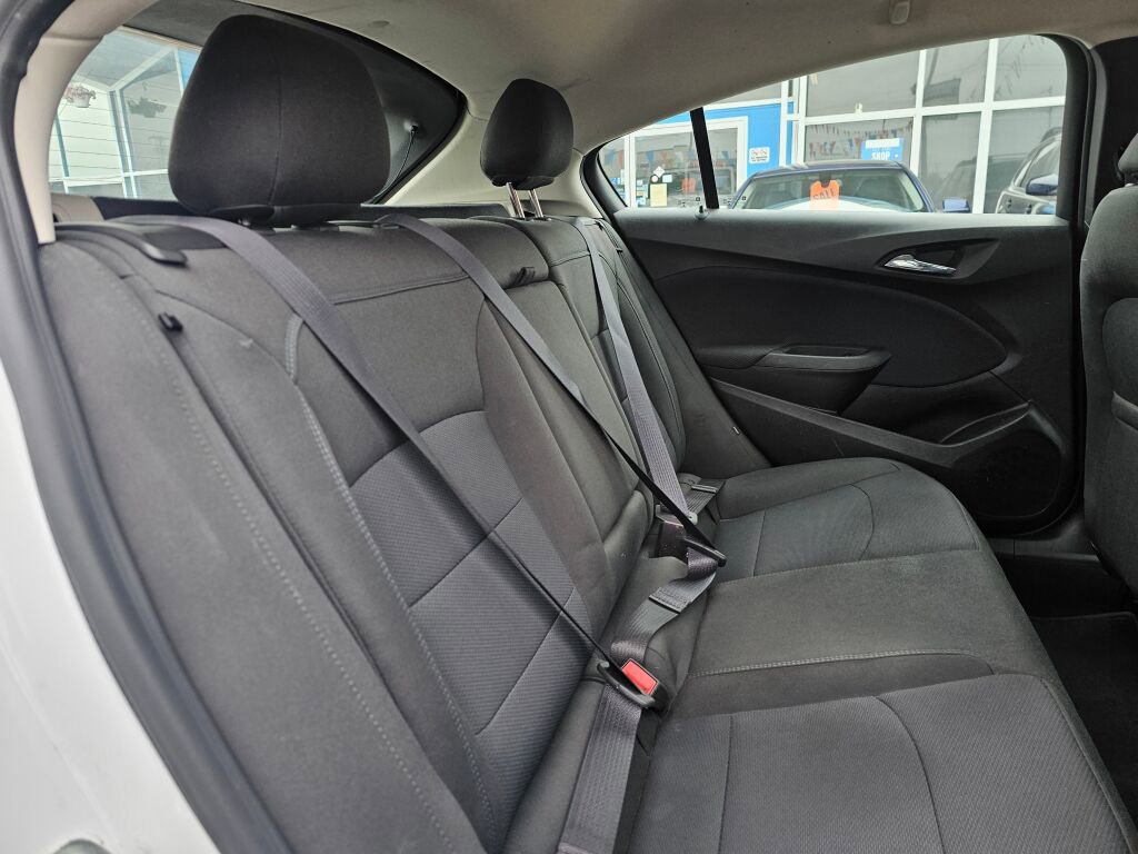 Used 2017 Chevrolet Cruze LT w/ Convenience Package image 16